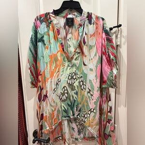 Winton & Waits Women's Multicolor Floral Top
(One size) Boutique